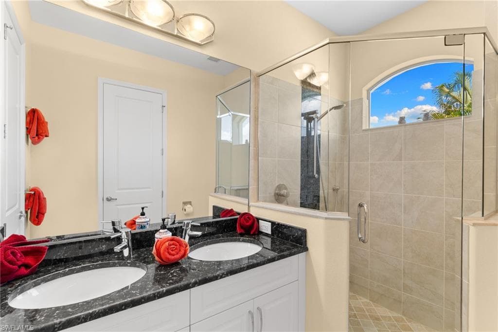3522 19th AVE-25