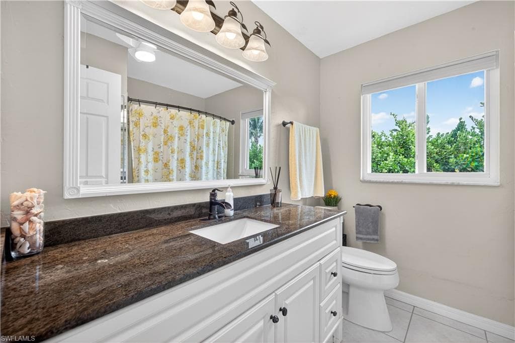 833 N Town And River DR-28