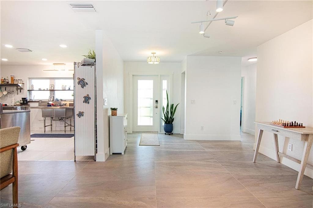 1300 Thompson ST-20
