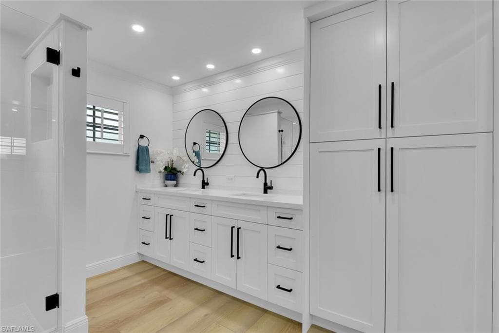 740 Park Shore DR-17