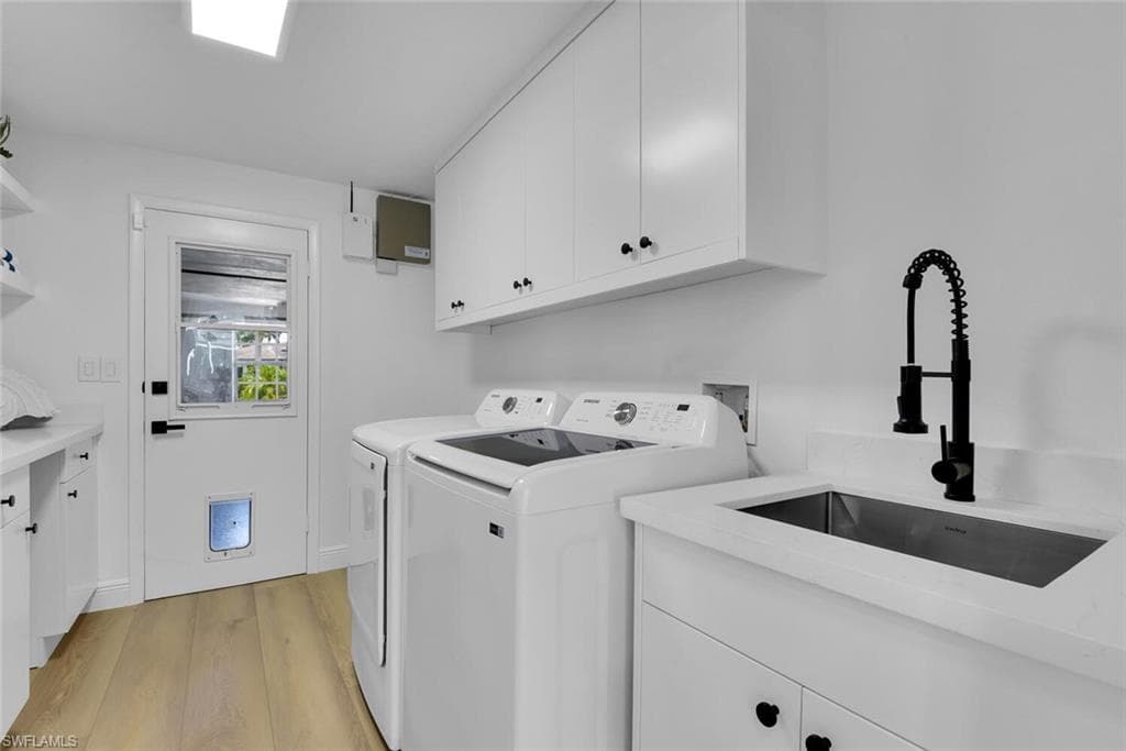 740 Park Shore DR-26