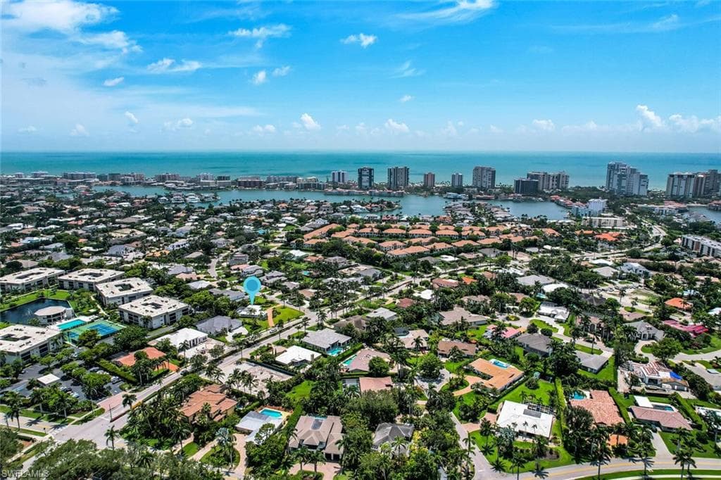 740 Park Shore DR-34