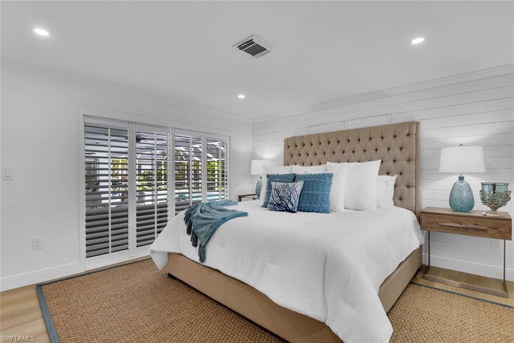 740 Park Shore DR-14