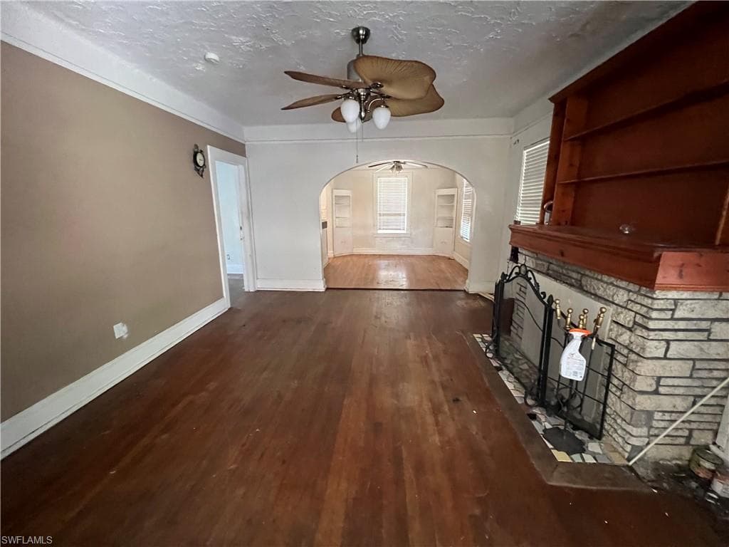 3835 Lake ST-10