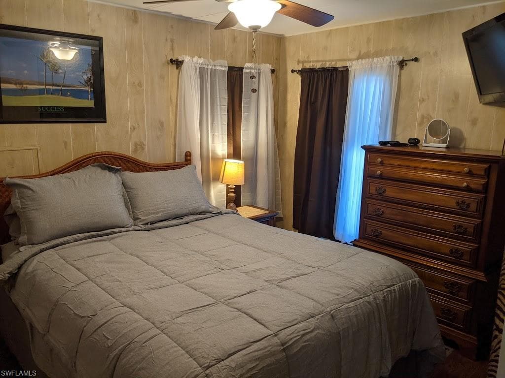10011 Merion CT-12
