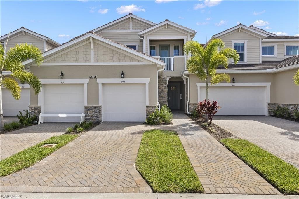 4676 Arboretum CIR 102-1