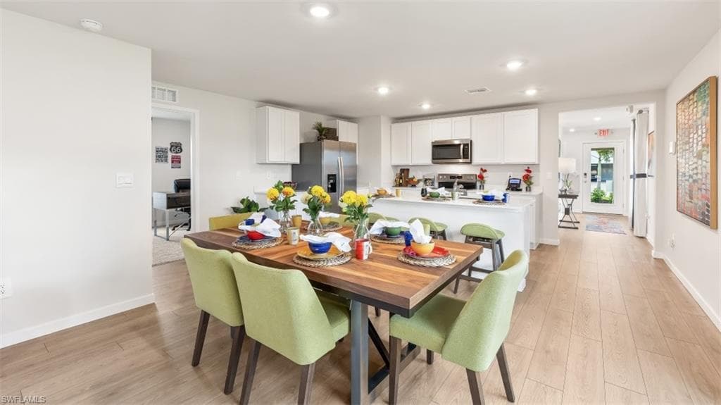 1252 Brooklands DR-7