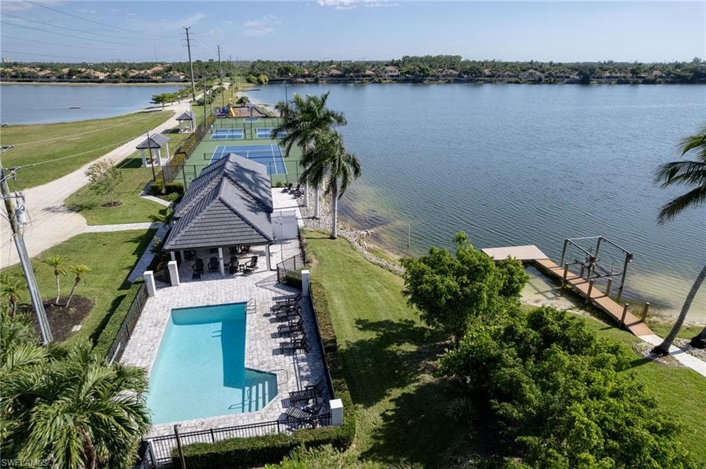 5090 Harborage DR-12