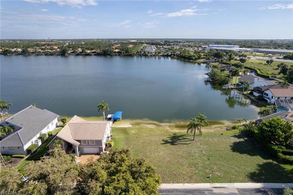 5090 Harborage DR-3