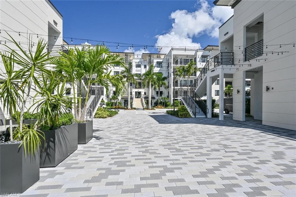 1111 Central Avenue 303-3