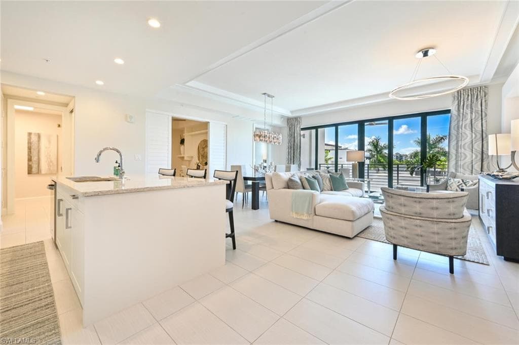 1111 Central Avenue 303-5