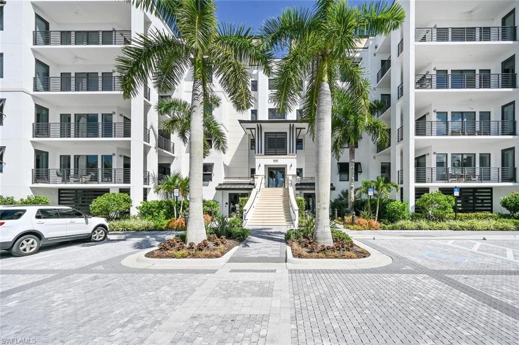 1111 Central Avenue 303-4