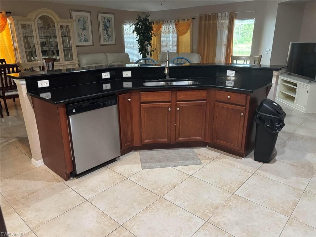 8031 Liriope LOOP-5
