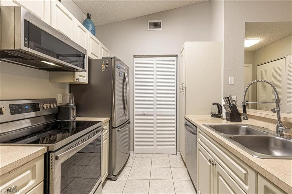2202 Arbour Walk CIR 2124-4