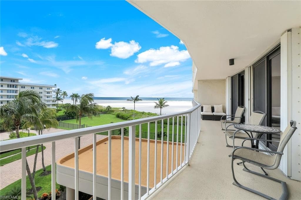 260 Seaview CT 407-18