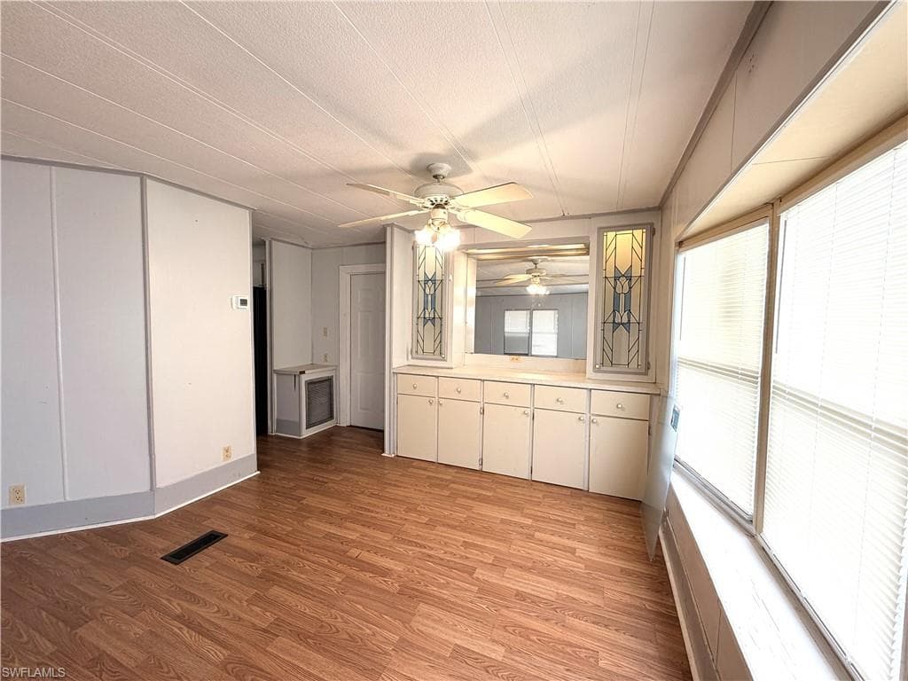 106 Gaslight AVE-7