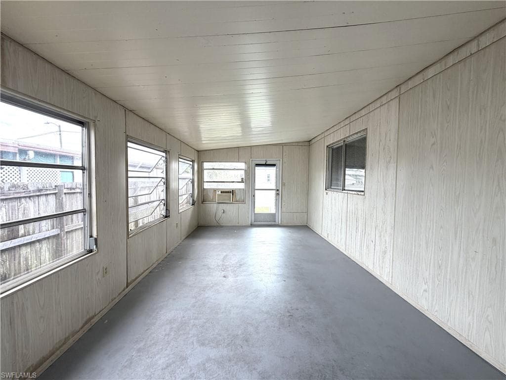 106 Gaslight AVE-3