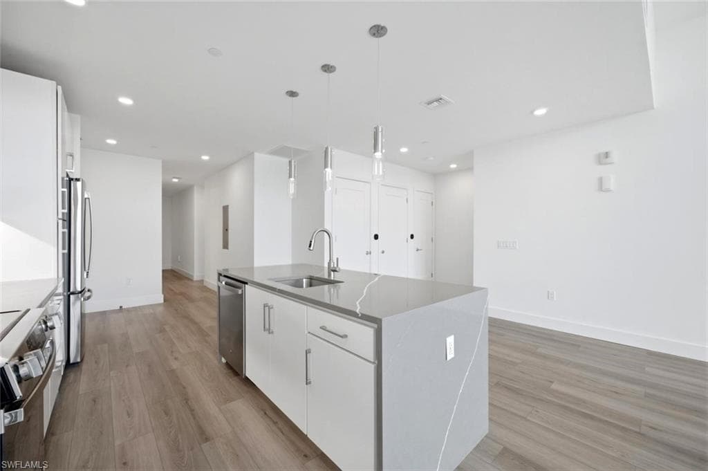 1950 Mayfair ST PH7-7