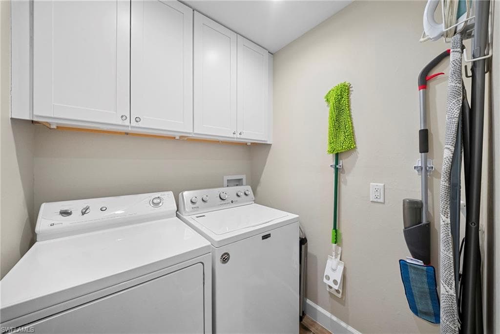 28581 Winthrop CIR-27