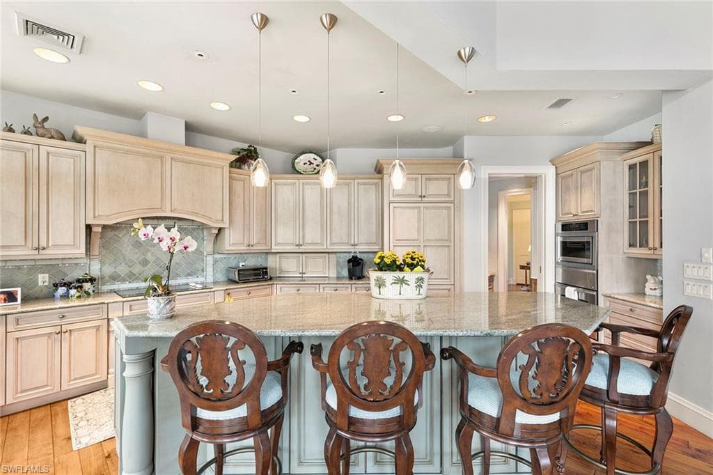 6991 Greentree DR-15
