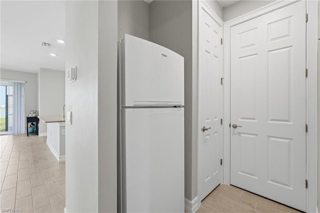 628 Parkshore Lake AVE-26