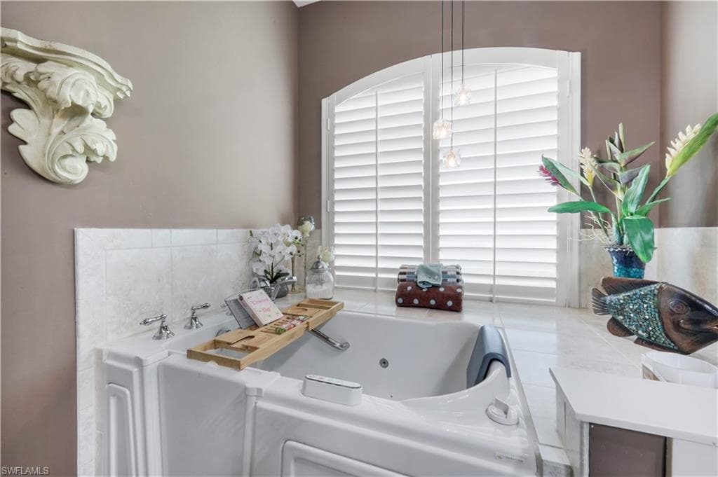 5661 Kensington LOOP-15