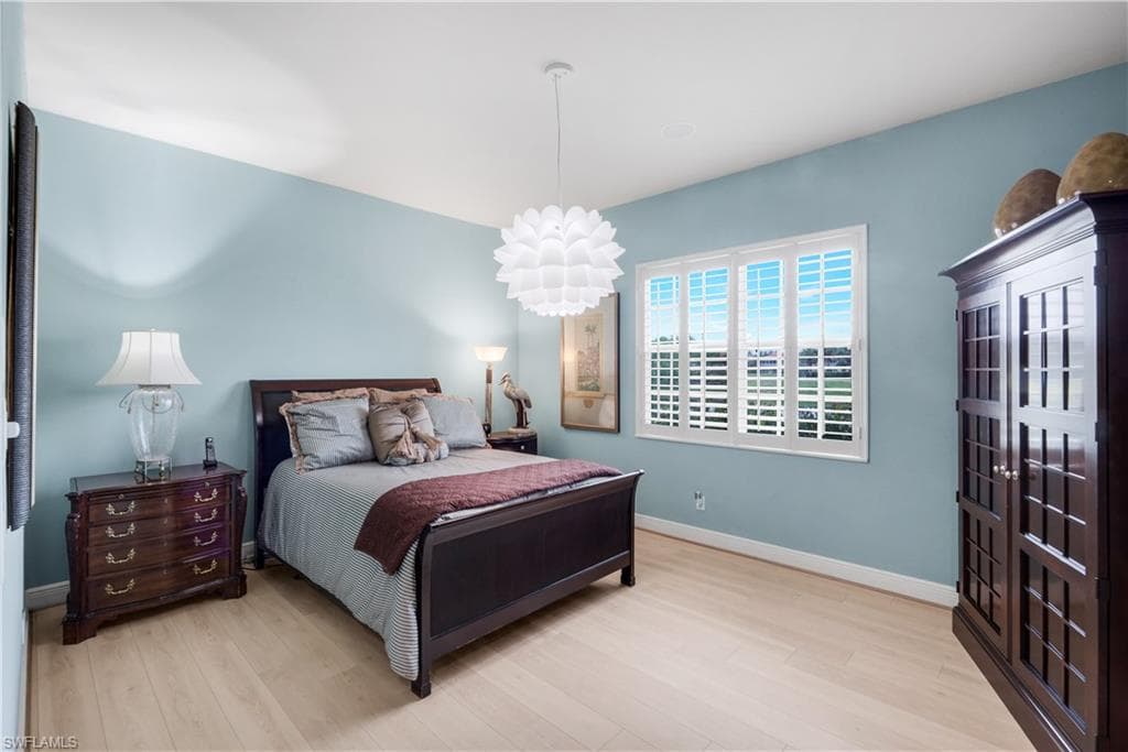 5661 Kensington LOOP-11