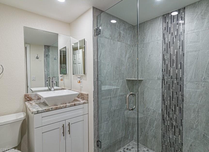 2562 Kings Lake BLVD-15