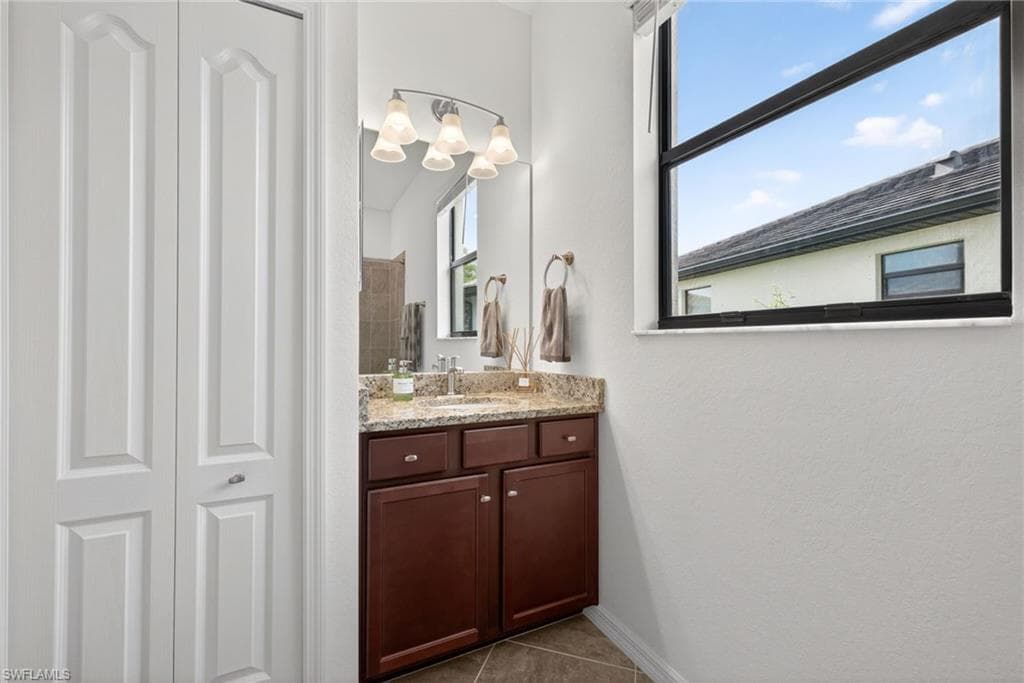 9452 Foxglove LN-23
