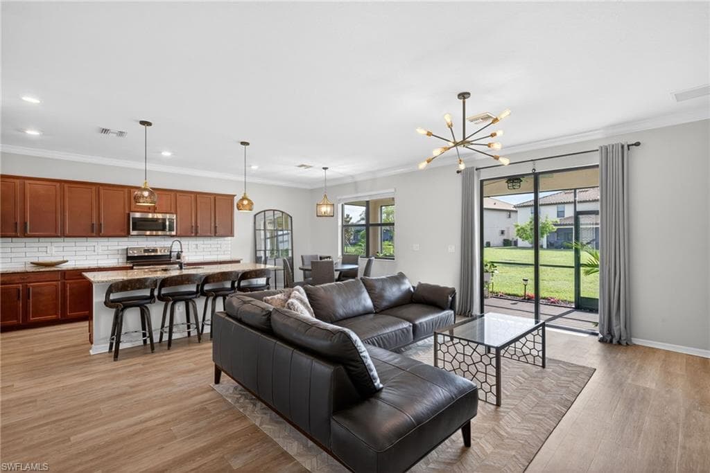 9452 Foxglove LN-5