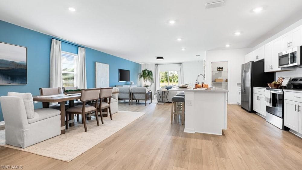 6754 Equinox LN-8