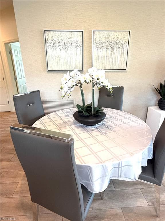8736 Querce CT-4