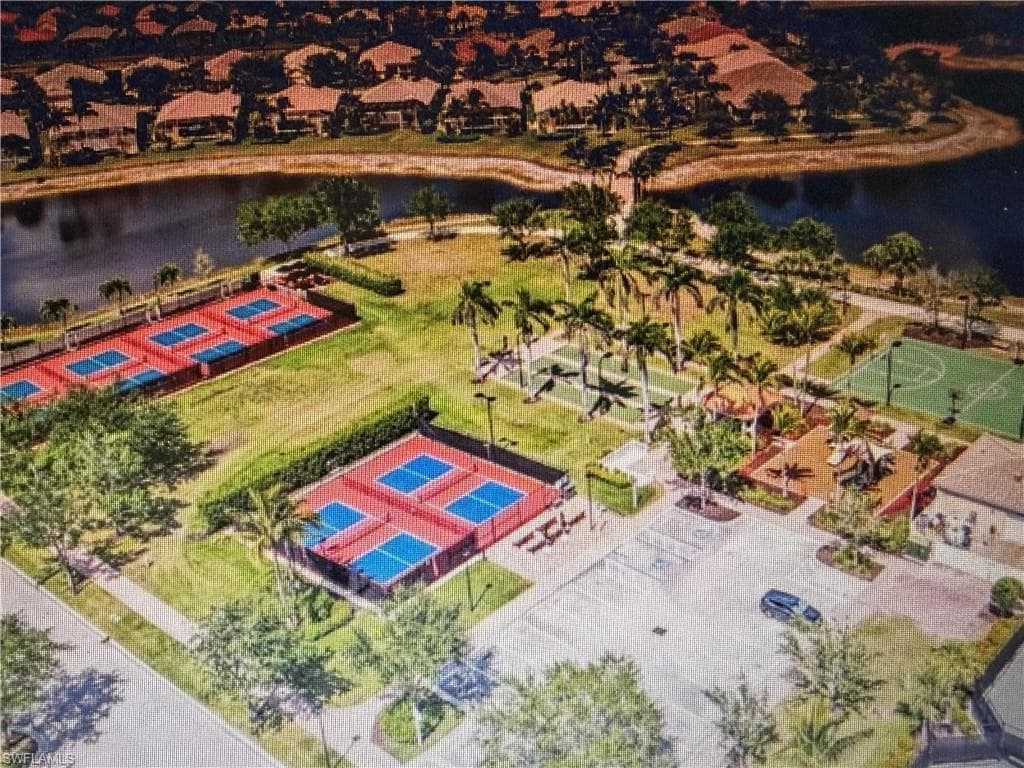 8736 Querce CT-8