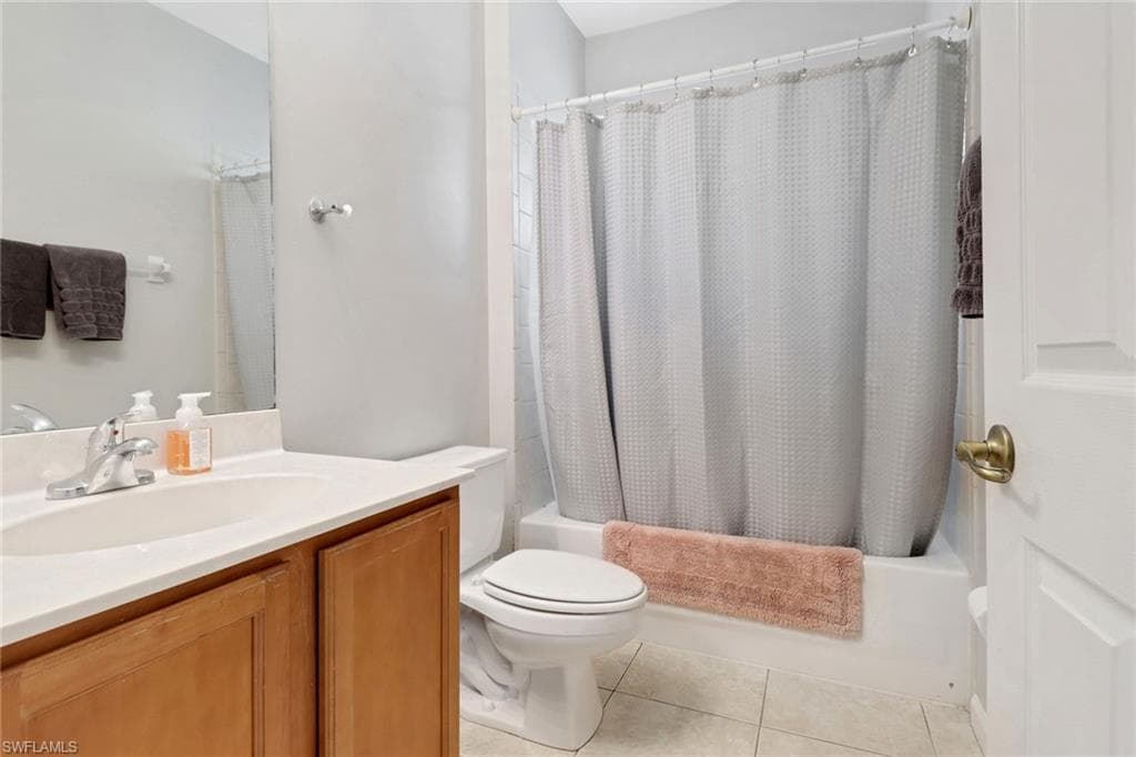 6773 Southern Oak CT-26
