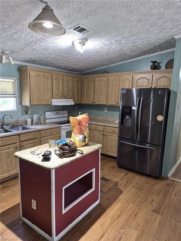 7616 Marx DR-6