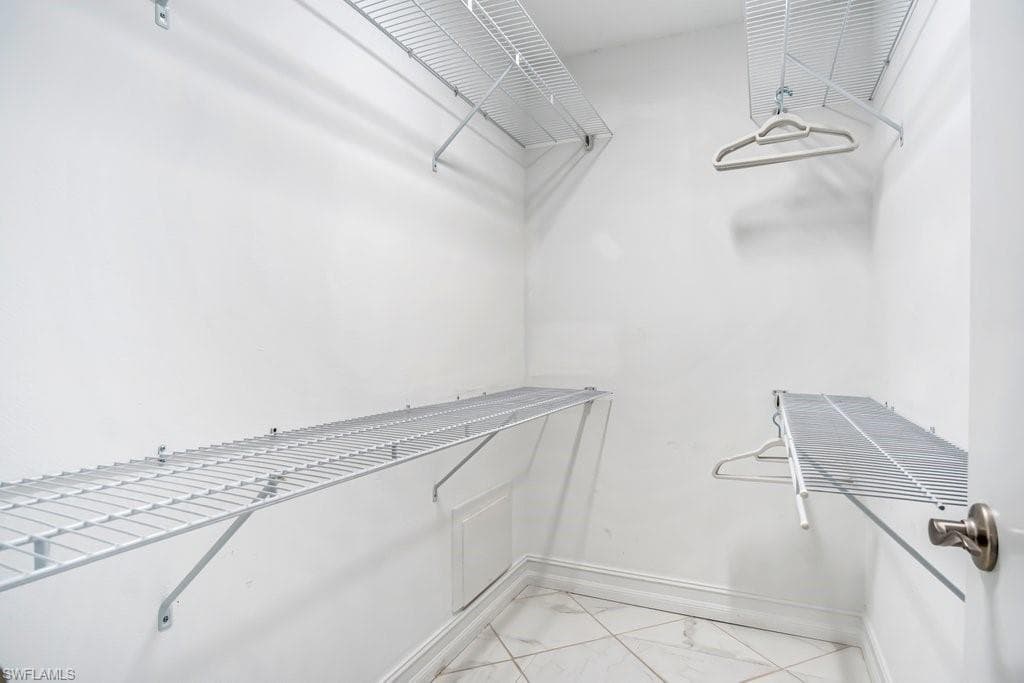 1207 Hernando ST-19