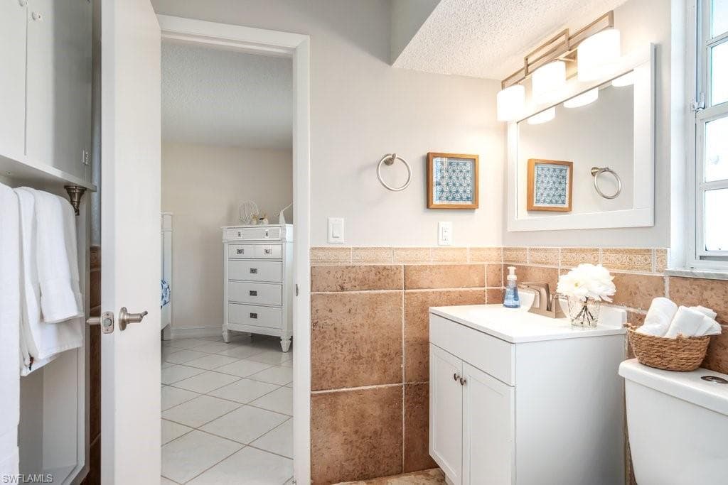 1207 Hernando ST-21