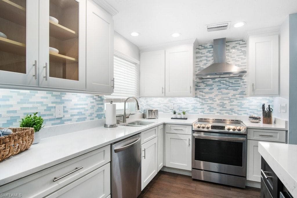 744 94th AVE N-10