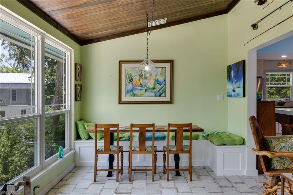 1318 Junonia ST-9