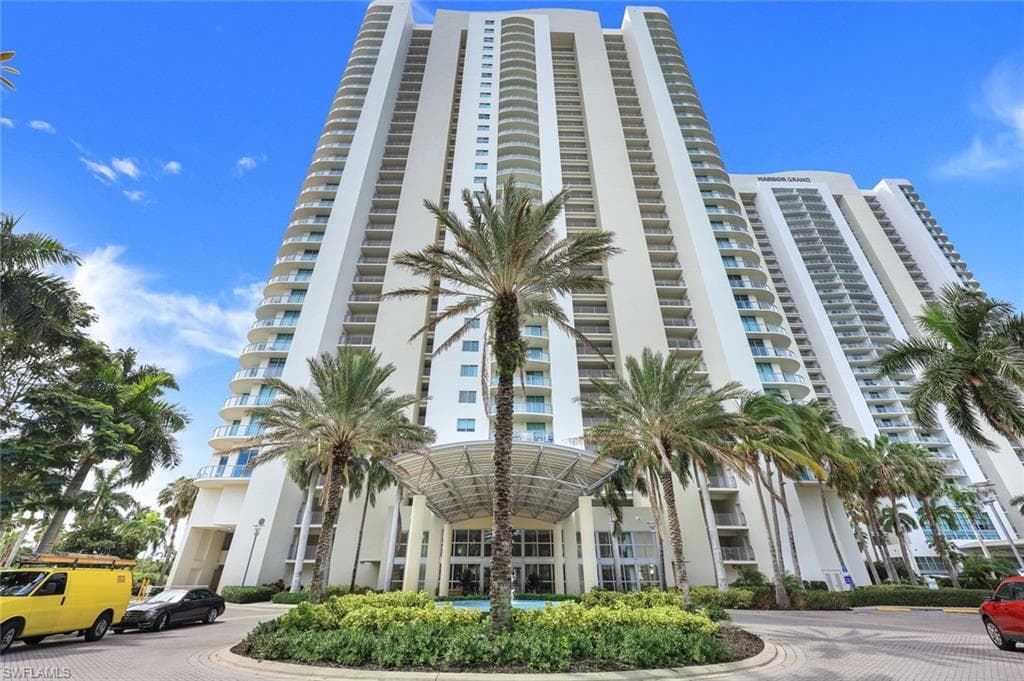 3000 Oasis Grand BLVD 801-1