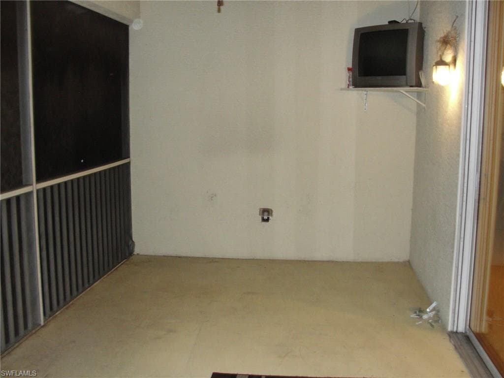 1295 Henley ST 1204-18