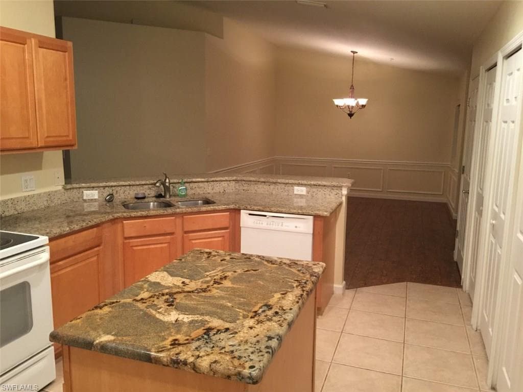 1295 Henley ST 1204-4
