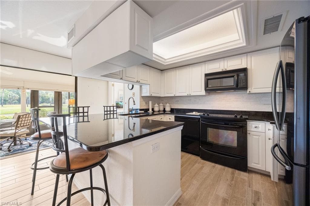 5905 Trailwinds DR 812-16