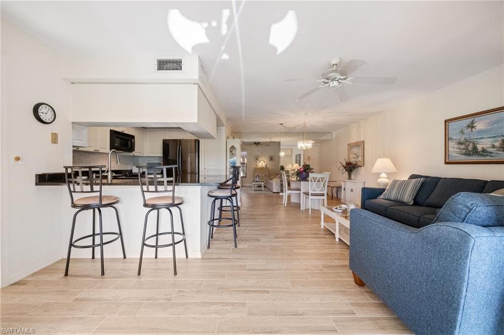 5905 Trailwinds DR 812-14