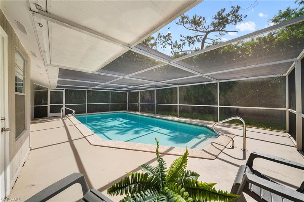 4688 Pembrooke LN-23