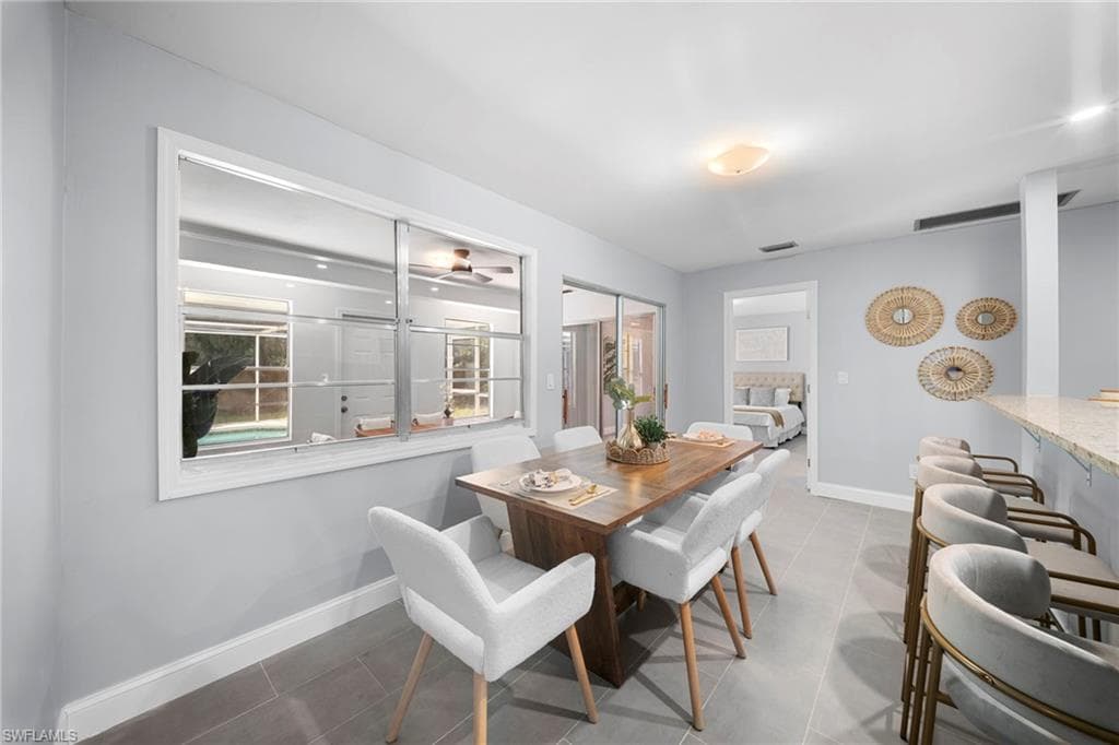 4688 Pembrooke LN-10