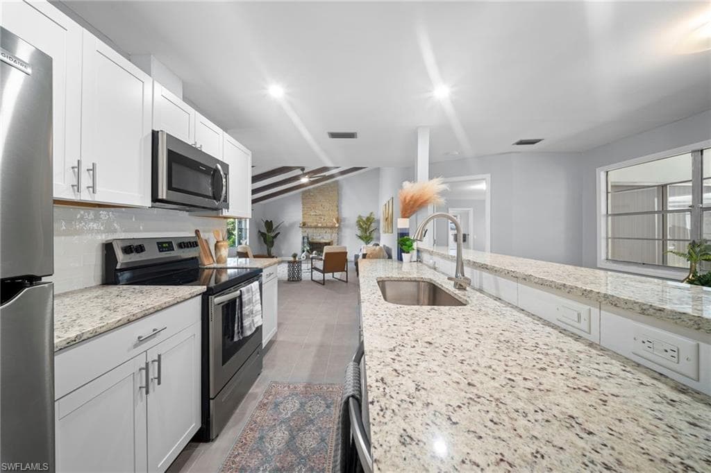 4688 Pembrooke LN-4