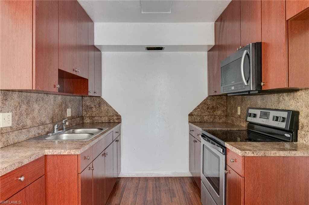 2828 Jackson ST M5-9