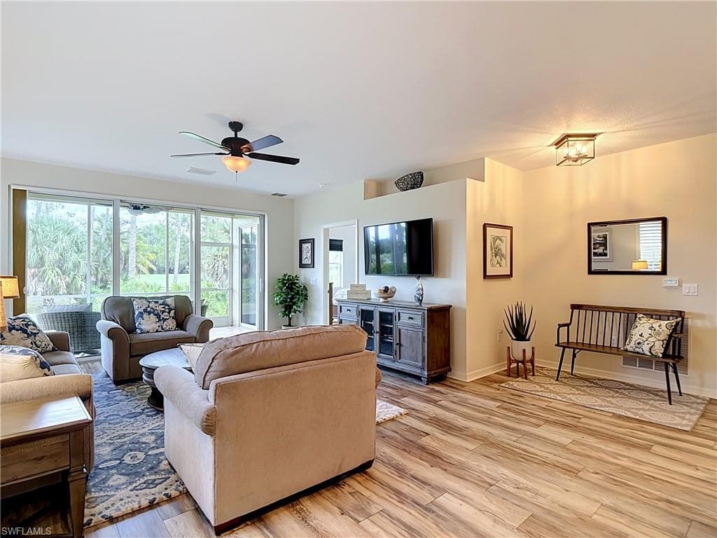 20071 Seagrove ST 1001-8