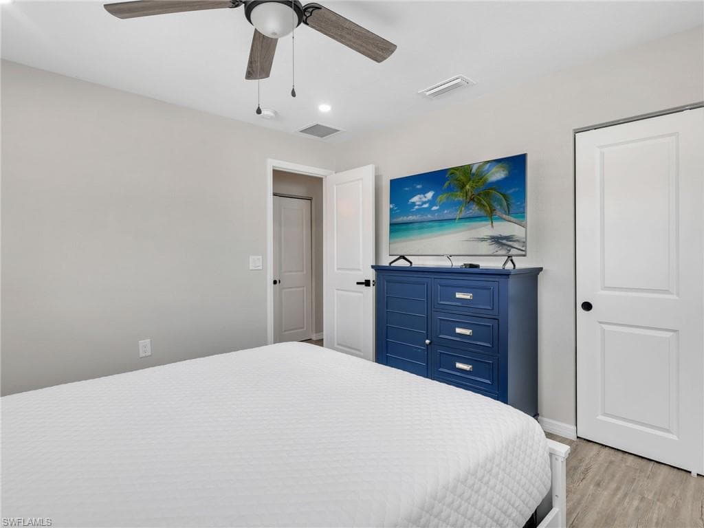 195 Hibiscus DR-22